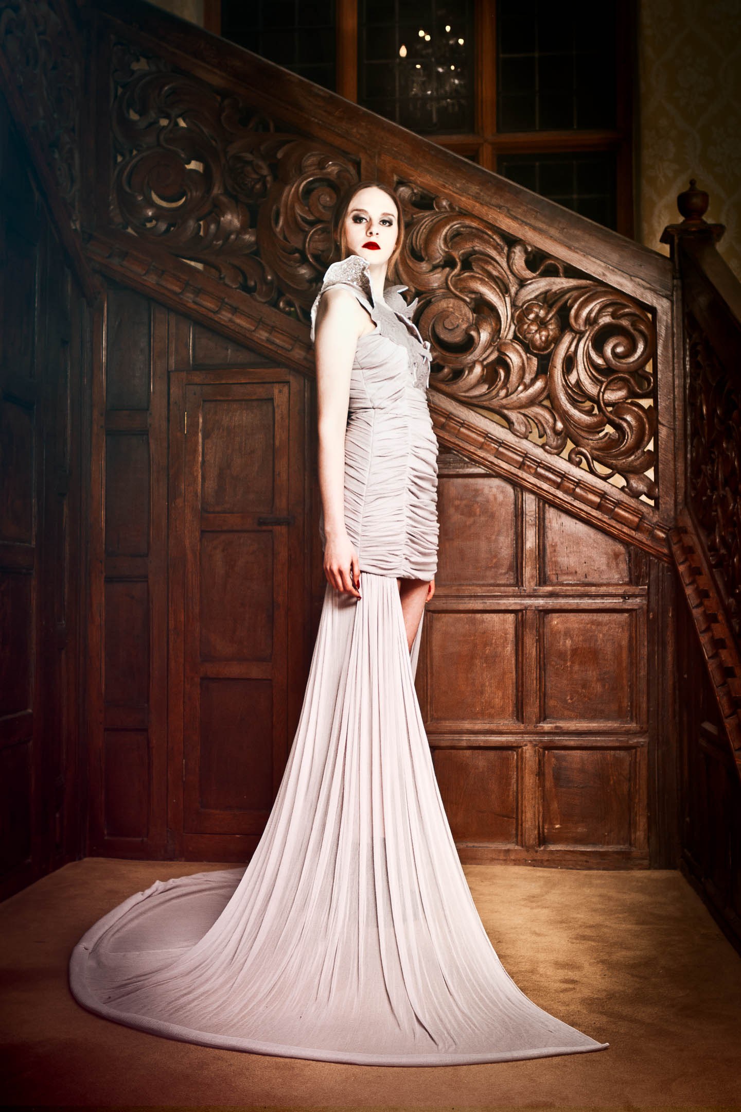 Nabil Nayal — Autumn / Winter 2012. Long pale silhouette.