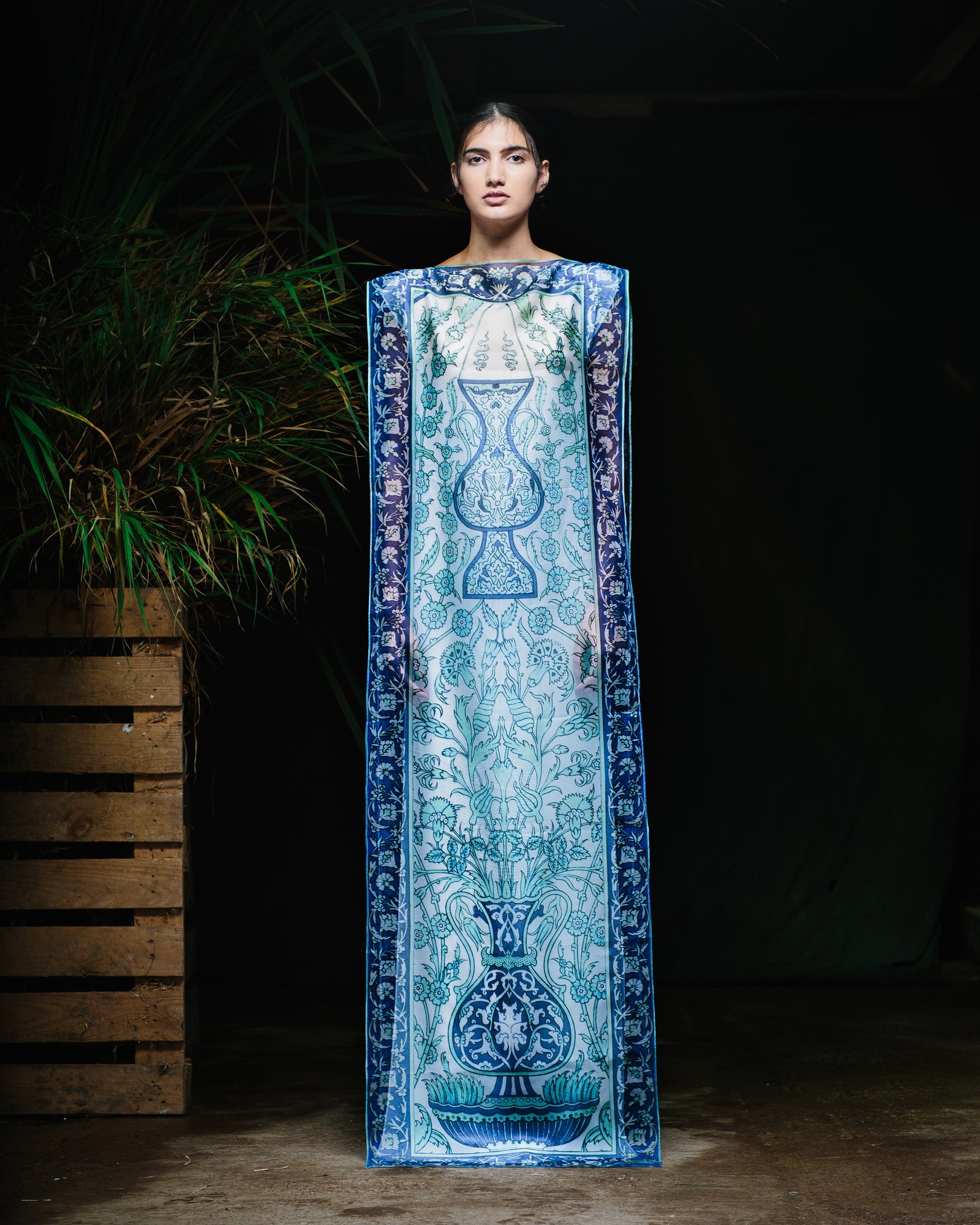 Nabil Nayal — Spring / Summer 2015. Long printed silhouette.