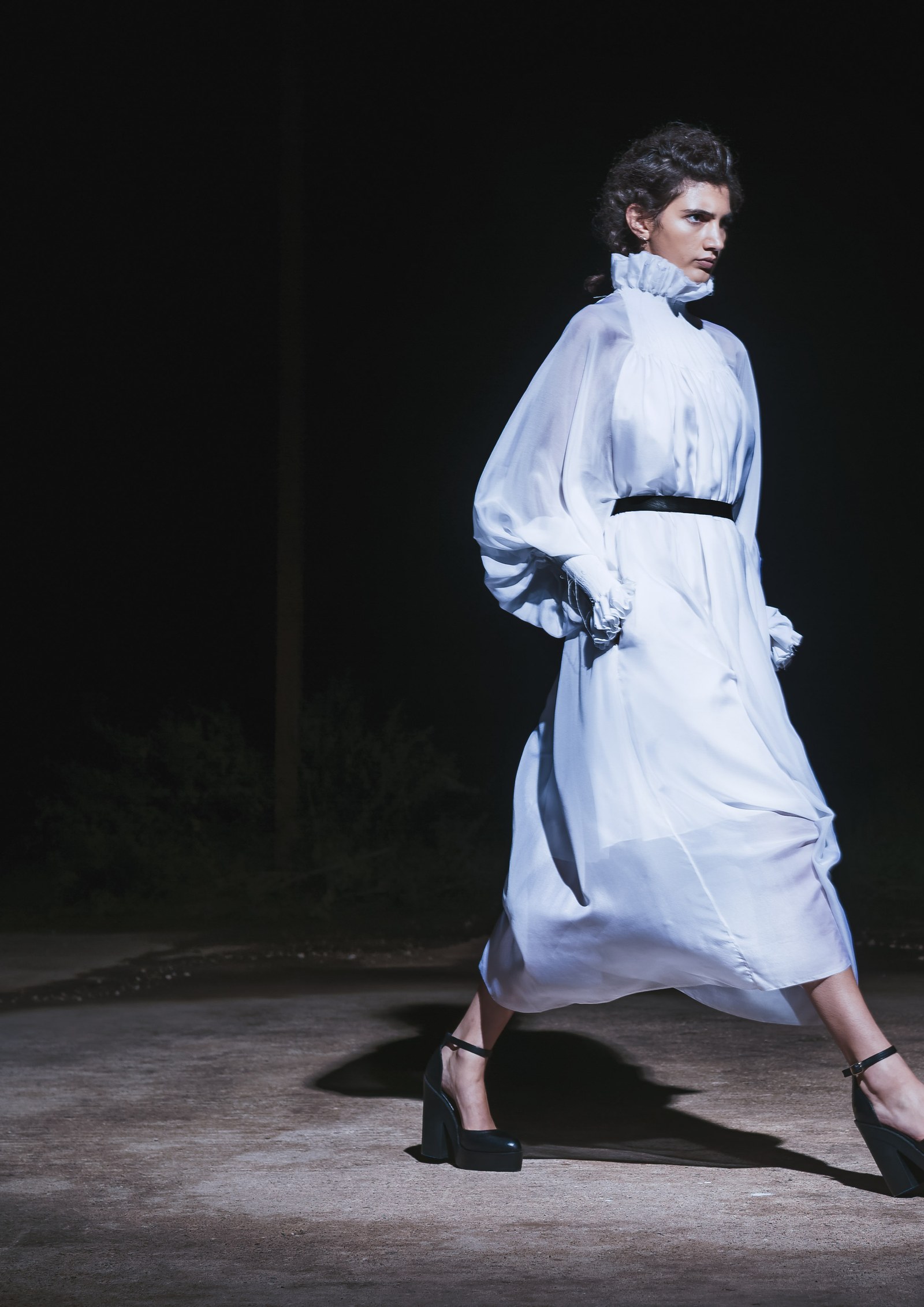 Nabil Nayal — Spring / Summer 2016. White dress in motion.
